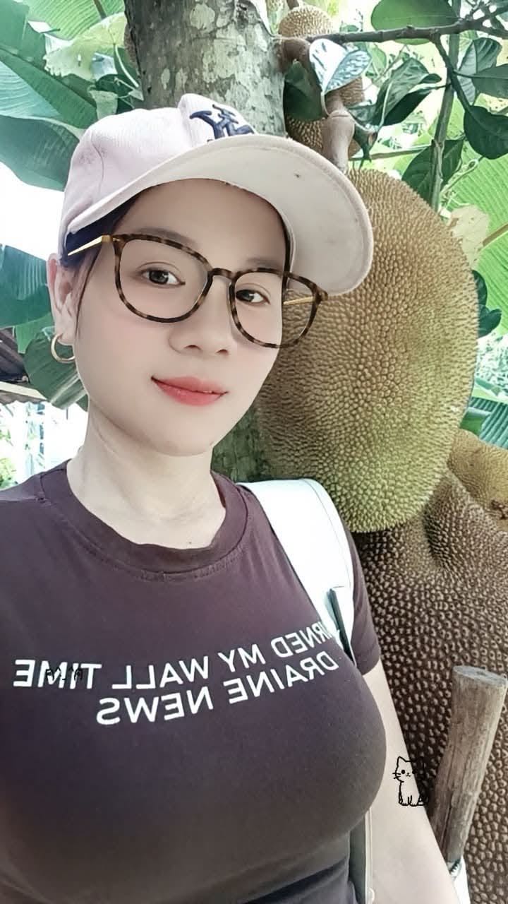 Hnhien from Vietnam on Chamet — live video chat